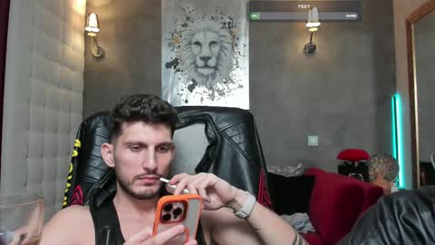 Snapshot of ronythemaster chatting on February 2025 01:32:01 AM onlyfans- online show from February 2025 01:32:01 AM