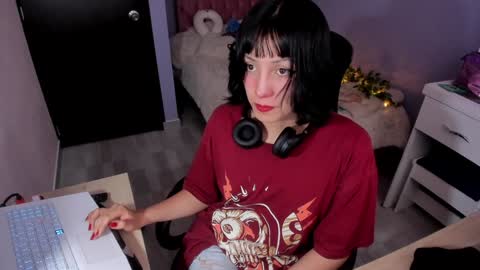 Snapshot of room312_ chatting on December 2024 10:09:02 PM Twelve 3 Inst Twelve 312002 Twitter Room312 2002 online show from December 2024 10:09:02 PM