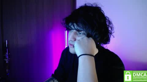 Snapshot of room_hot_x chatting on October 2025 12:19:01 AM ken online show from October 2025 12:19:01 AM