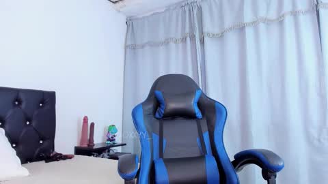 Snapshot of rooxxyy_ chatting on February 2026 11:01:01 PM online show from February 2026 11:01:01 PM