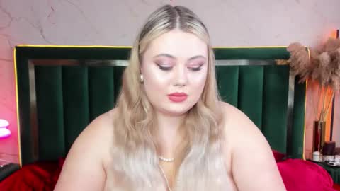 Snapshot of rosa1ia chatting on October 2025 10:27:01 AM Chloe online show from October 2025 10:27:01 AM