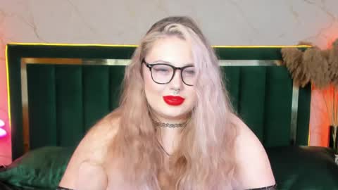 Chloe online show from March 2026 06:57:02 PM