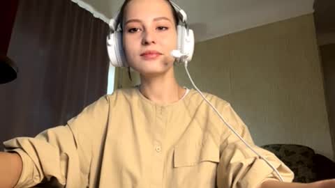 Snapshot of rosaliabugge chatting on October 2025 08:22:01 AM Mia online show from October 2025 08:22:01 AM