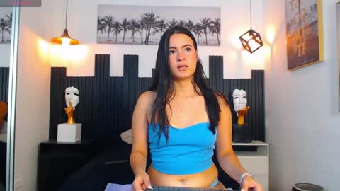 Snapshot of rosaliea chatting on April 2026 08:12:02 PM R O S A L I A online show from April 2026 08:12:02 PM
