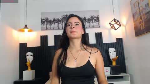Snapshot of rosaliea chatting on April 2026 08:58:02 PM R O S A L I A online show from April 2026 08:58:02 PM