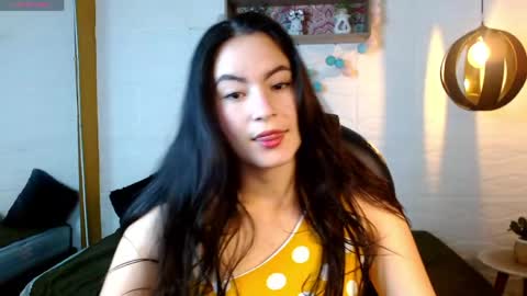 Snapshot of rosaliea chatting on May 2026 05:12:01 AM R O S A L I A online show from May 2026 05:12:01 AM