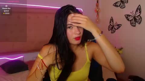 Snapshot of rosaliea chatting on May 2026 04:10:02 AM R O S A L I A online show from May 2026 04:10:02 AM