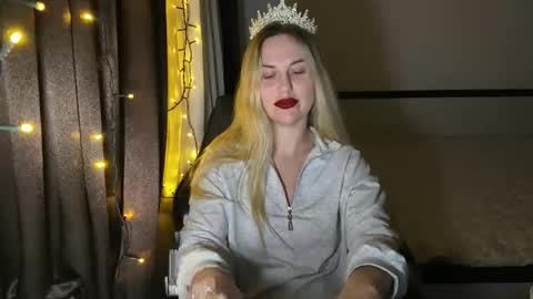 Snapshot of rosaliiiiii chatting on October 2025 04:02:02 PM Rosali online show from October 2025 04:02:02 PM