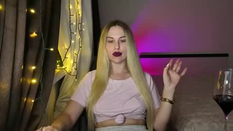 Snapshot of rosaliiiiii chatting on November 2025 03:22:01 PM Rosali online show from November 2025 03:22:01 PM