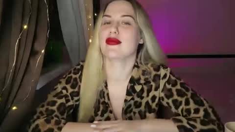 Snapshot of rosaliiiiii chatting on November 2025 05:37:01 PM Rosali online show from November 2025 05:37:01 PM