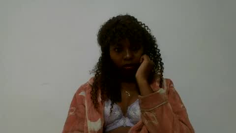 Snapshot of rosalinda933 chatting on July 2026 05:20:02 AM Rosalinda online show from July 2026 05:20:02 AM