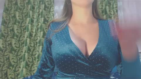Snapshot of rosalniils chatting on December 2024 11:49:02 PM RosalNiils online show from December 2024 11:49:02 PM
