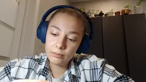 Snapshot of rosannacreamer chatting on October 2025 06:54:01 AM Kiki online show from October 2025 06:54:01 AM