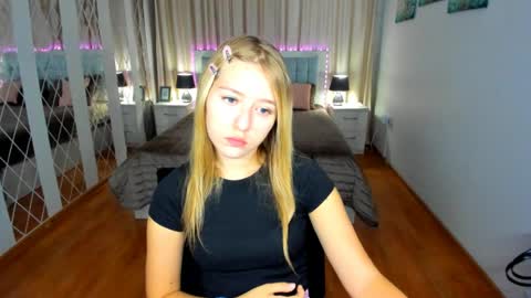 Snapshot of rosarising chatting on June 2026 06:41:01 AM RosaRising online show from June 2026 06:41:01 AM