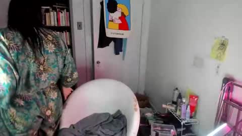 rose257044 online show from October 2025 01:53:02 PM