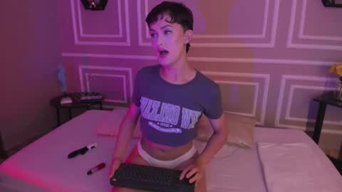 Snapshot of rose_blosson chatting on March 2025 09:37:02 PM Rose online show from March 2025 09:37:02 PM