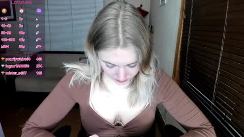 Snapshot of rose_brooks chatting on January 2025 09:51:02 PM Rose but u can call me princess online show from January 2025 09:51:02 PM