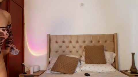 Snapshot of rose_dom chatting on September 2025 01:11:01 AM Rose And Dom online show from September 2025 01:11:01 AM