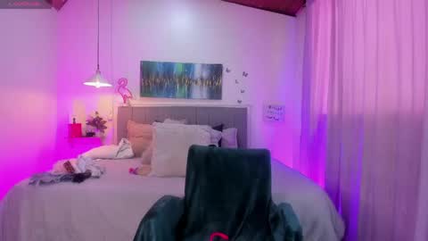 Rose  online show from May 2026 01:38:01 PM