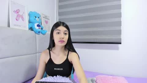 Snapshot of roseandmiah chatting on February 2026 02:52:02 AM Rose y Miah online show from February 2026 02:52:02 AM