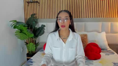 roseaurora online show from February 2026 12:34:01 PM