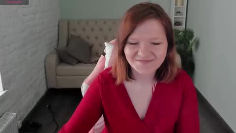 Snapshot of rosecartersxx chatting on May 2026 11:06:02 AM Rose online show from May 2026 11:06:02 AM