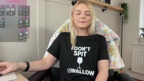 Snapshot of rosekate97 chatting on October 2025 09:00:01 AM rose97 online show from October 2025 09:00:01 AM