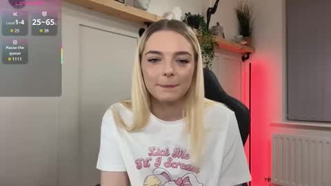 Snapshot of rosekate97 chatting on February 2026 09:04:01 PM rose97 online show from February 2026 09:04:01 PM