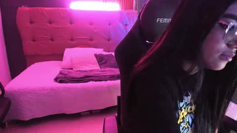 Snapshot of roseliin chatting on November 2025 12:04:01 PM roseliin online show from November 2025 12:04:01 PM