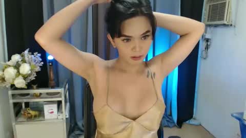 Snapshot of rosella_xx chatting on February 2026 05:42:02 PM TONETH online show from February 2026 05:42:02 PM
