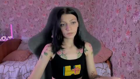 Lola online show from October 2025 05:02:02 AM