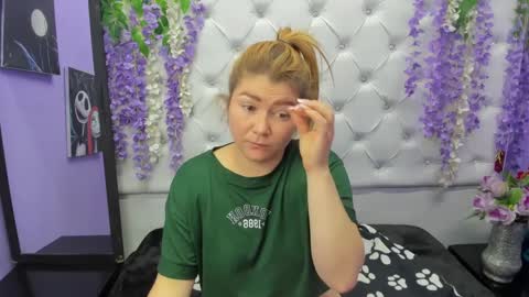 Snapshot of roselyn_arnold chatting on September 2025 01:16:02 PM Julieta online show from September 2025 01:16:02 PM