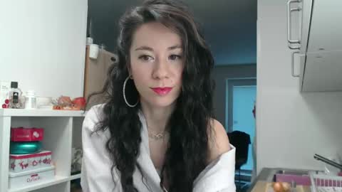 Snapshot of roselynsun chatting on January 2025 12:09:02 PM Rose online show from January 2025 12:09:02 PM
