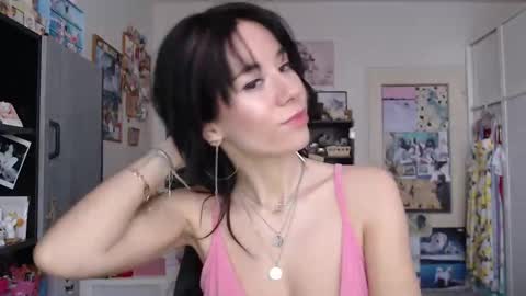 Snapshot of roselynsun chatting on February 2026 11:36:02 AM Rose online show from February 2026 11:36:02 AM