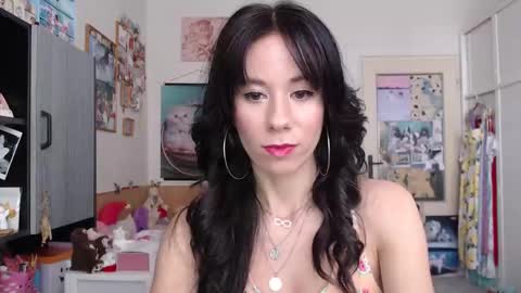 Snapshot of roselynsun chatting on February 2026 03:19:02 PM Rose online show from February 2026 03:19:02 PM
