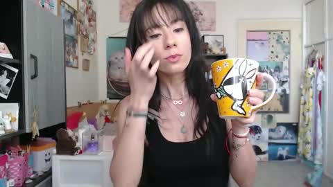Snapshot of roselynsun chatting on May 2026 01:51:02 PM Rose online show from May 2026 01:51:02 PM