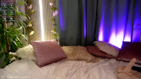 Stephani online show from May 2026 08:28:02 PM