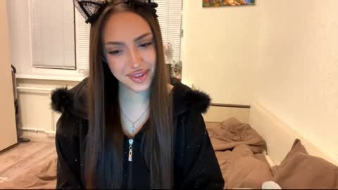 Mimi online show from November 2025 03:02:01 PM