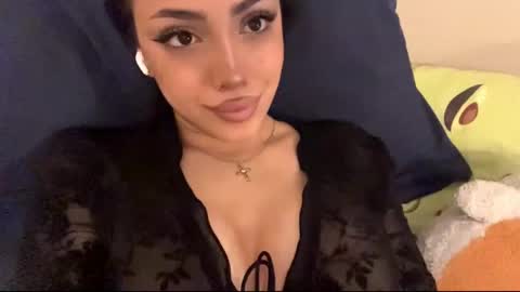 Mimi online show from December 2025 03:09:02 PM