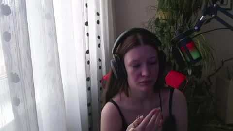 Lina online show from April 2026 01:57:02 PM