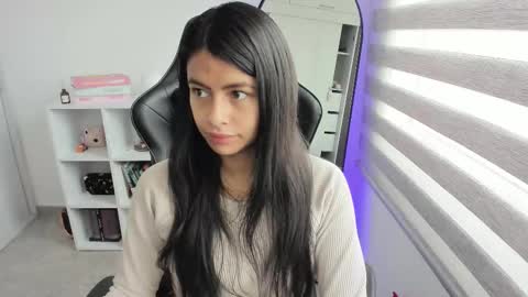 Snapshot of roseparis chatting on November 2025 02:51:02 PM Nat online show from November 2025 02:51:02 PM