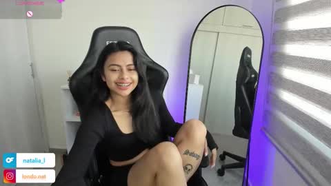 Snapshot of roseparis chatting on November 2025 02:52:02 PM Nat online show from November 2025 02:52:02 PM