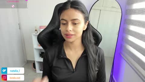 Snapshot of roseparis chatting on November 2025 03:04:01 PM Nat online show from November 2025 03:04:01 PM