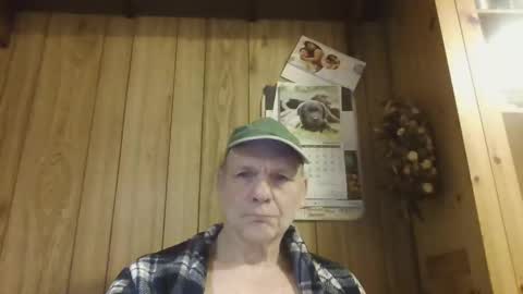 Snapshot of roses2u1958 chatting on January 2025 04:39:02 AM roses2u1958 online show from January 2025 04:39:02 AM