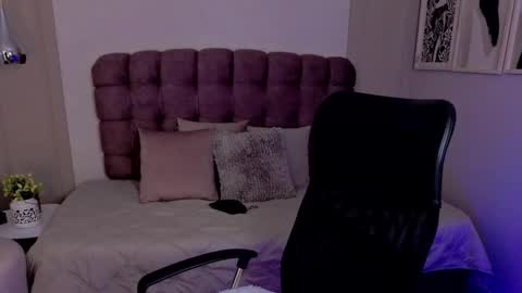 Snapshot of rosetaylorla chatting on March 2026 01:38:01 PM Rose Taylor online show from March 2026 01:38:01 PM