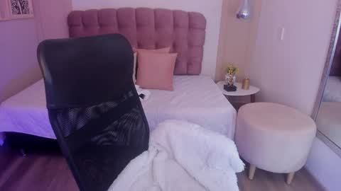 Snapshot of rosetaylorla chatting on March 2026 01:34:01 PM Rose Taylor online show from March 2026 01:34:01 PM