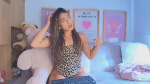 Snapshot of rosetteduvall_ chatting on January 2025 04:06:01 PM Rosette online show from January 2025 04:06:01 PM