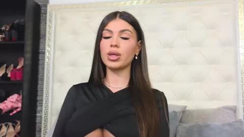 Gabriela online show from October 2025 06:03:02 AM