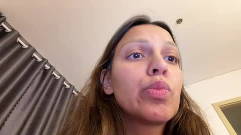 Snapshot of roshelle_xxx chatting on April 2026 05:52:02 PM Roshelle online show from April 2026 05:52:02 PM