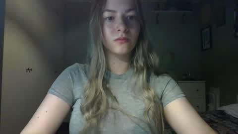 Snapshot of rosie_june chatting on October 2025 06:35:02 AM Rosie online show from October 2025 06:35:02 AM